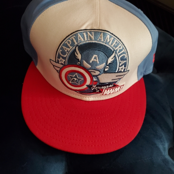 Marvel Other - Marvel Captain America Red and Blue Hat